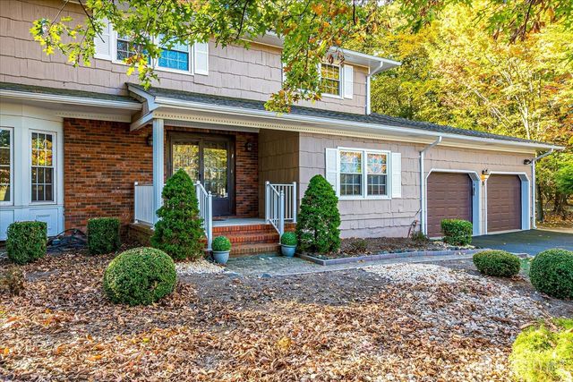 8 Woodmere Road, North Brunswick, NJ 08902