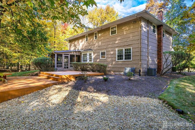 8 Woodmere Road, North Brunswick, NJ 08902