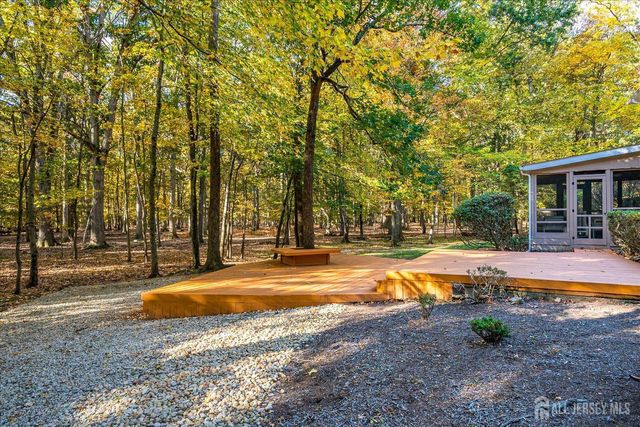 8 Woodmere Road, North Brunswick, NJ 08902