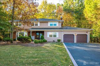 8 Woodmere Road, North Brunswick, NJ 08902