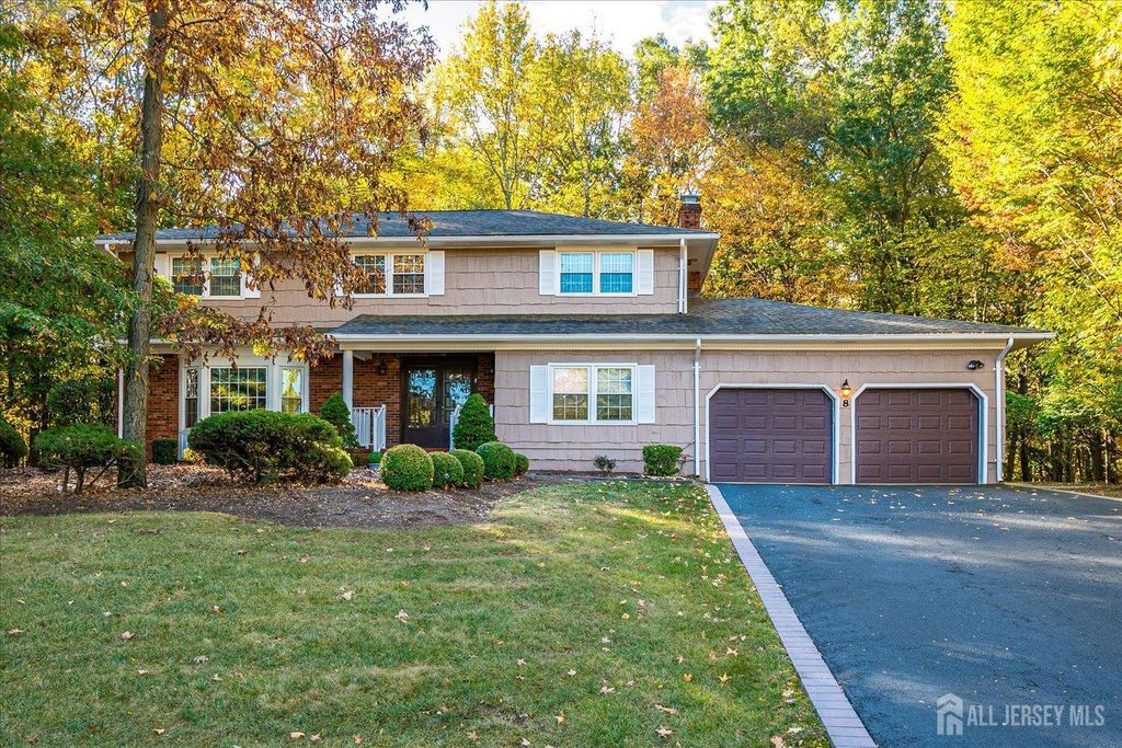 8 Woodmere Road, North Brunswick, NJ 08902