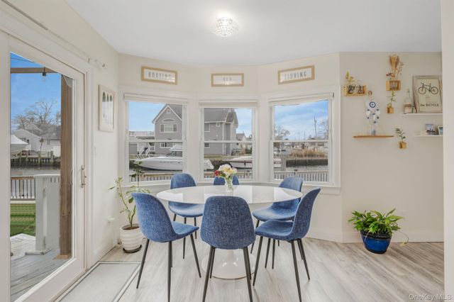 677 S 9th Street, Lindenhurst, NY 11757