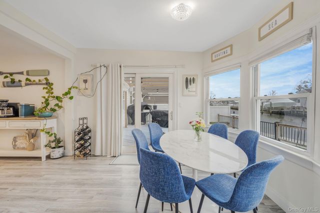 677 S 9th Street, Lindenhurst, NY 11757