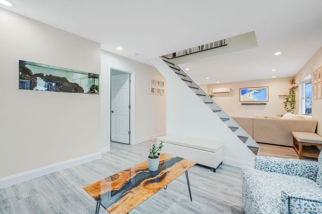 677 S 9th Street, Lindenhurst, NY 11757