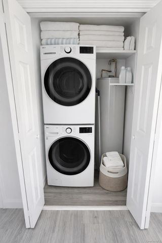 677 S 9th Street, Lindenhurst, NY 11757