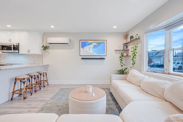 677 S 9th Street, Lindenhurst, NY 11757