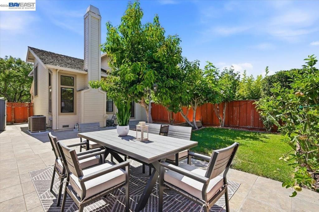 Image 16 of property listing at 1886 Wembley Ct, San Jose, CA 95132