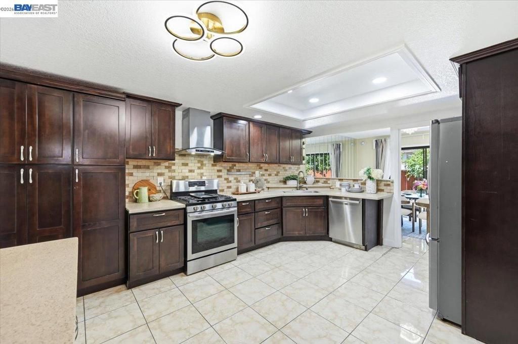 Image 4 of property listing at 1886 Wembley Ct, San Jose, CA 95132