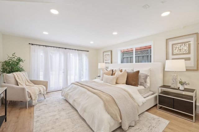 1555 Alma Street, Palo Alto, CA 94301