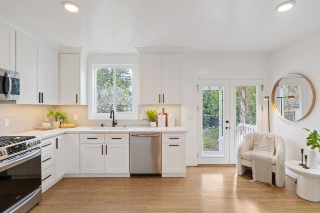 1555 Alma Street, Palo Alto, CA 94301