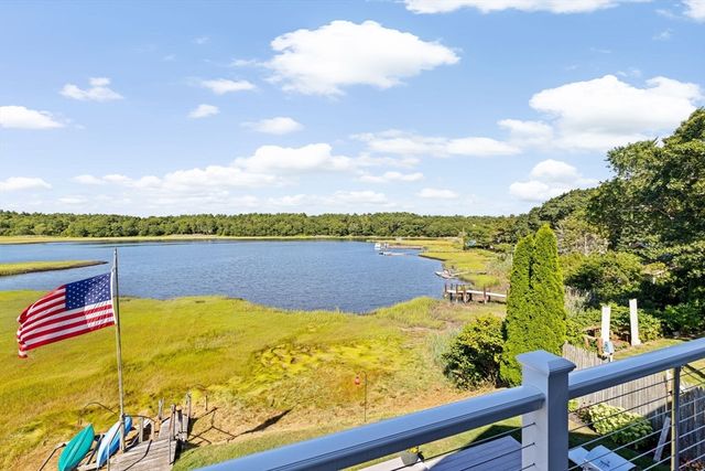 28 Arlington Road, Wareham, MA 02571