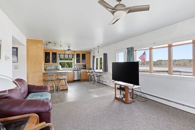 28 Arlington Road, Wareham, MA 02571