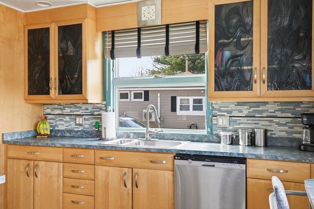 28 Arlington Road, Wareham, MA 02571