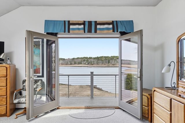 28 Arlington Road, Wareham, MA 02571