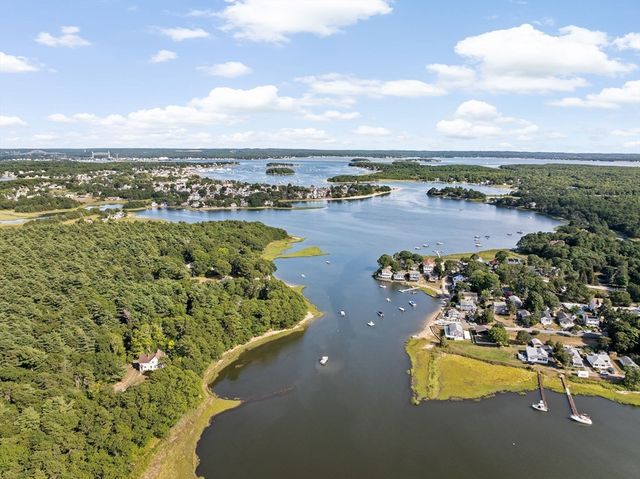 28 Arlington Road, Wareham, MA 02571