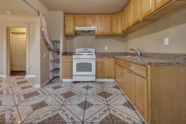 615 burkett, Stockton, CA 95205