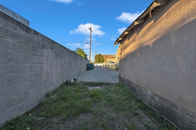 615 burkett, Stockton, CA 95205