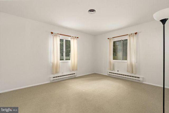 3 WYOMING AVE, Whiting, NJ 08759