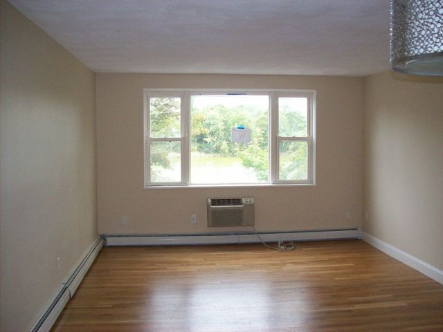 1105 Lexington Street 11-6, Waltham, MA 02452