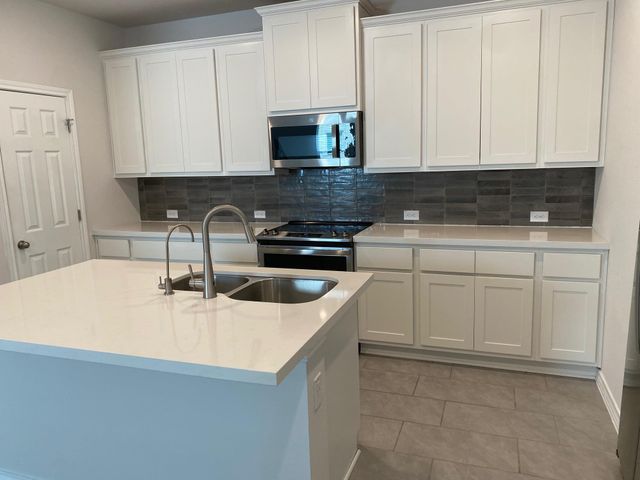 764 Long Run, Liberty Hill, TX 78642