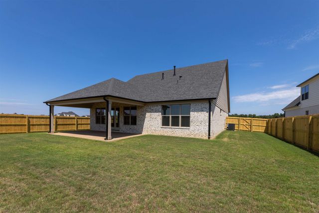 90 HILLSIDE DR, Oakland, TN 38060