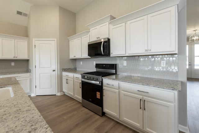 90 HILLSIDE DR, Oakland, TN 38060