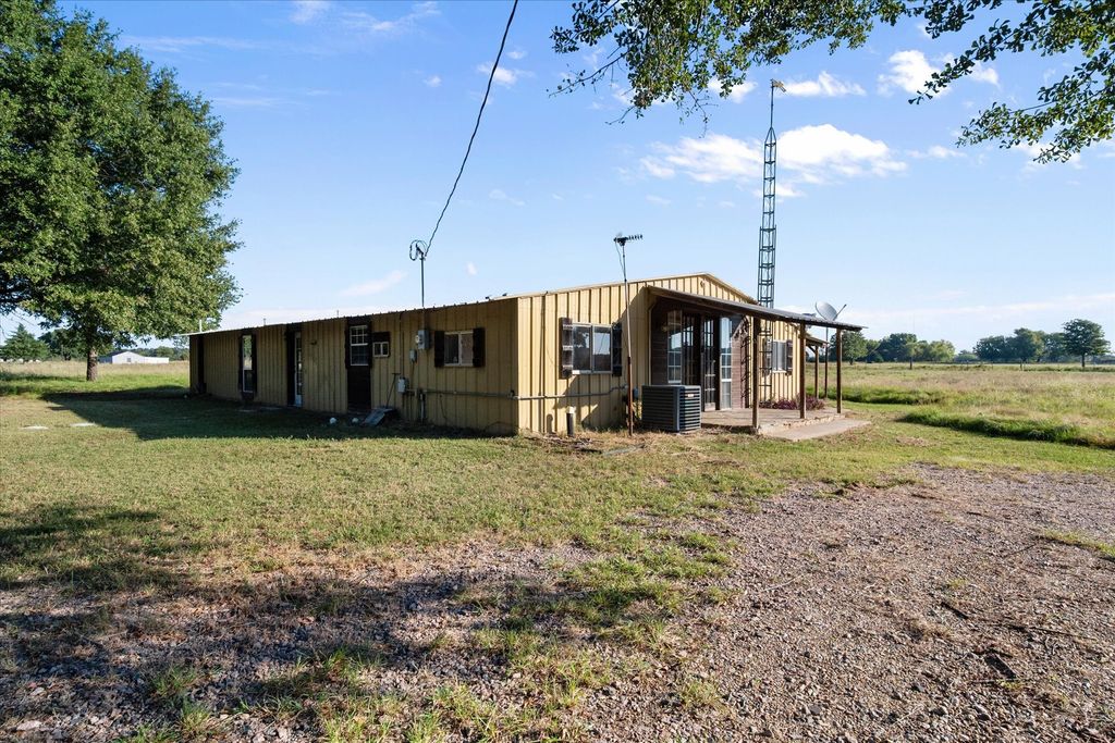 1060 NW County Road 3055, Purdon, TX 76679