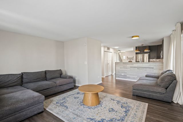 2420 Roxbury Lane, Montgomery, IL 60538