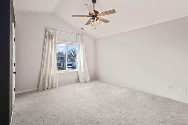 2420 Roxbury Lane, Montgomery, IL 60538