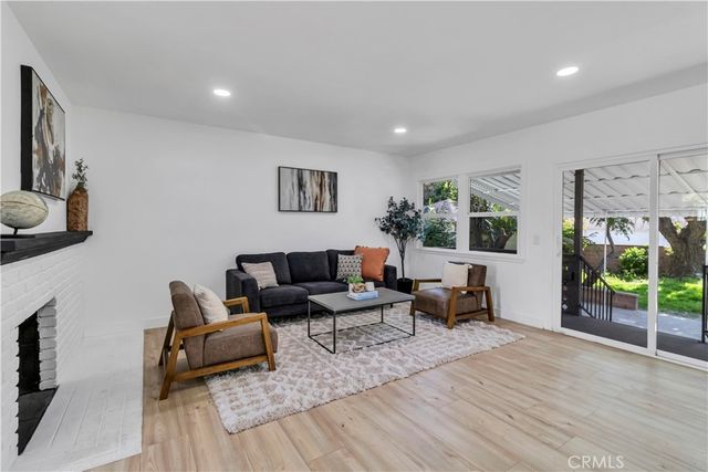 10947 Atkinson, Inglewood, CA 90303