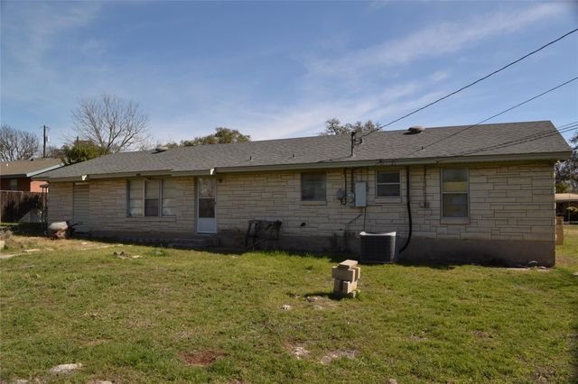 1502 Sherrard ST, Burnet, TX 78611