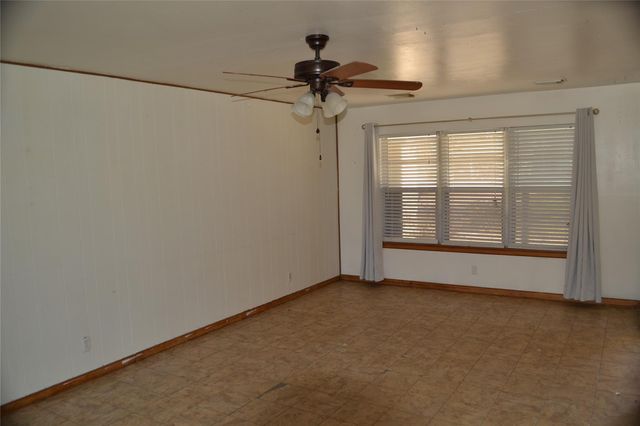 1502 Sherrard ST, Burnet, TX 78611