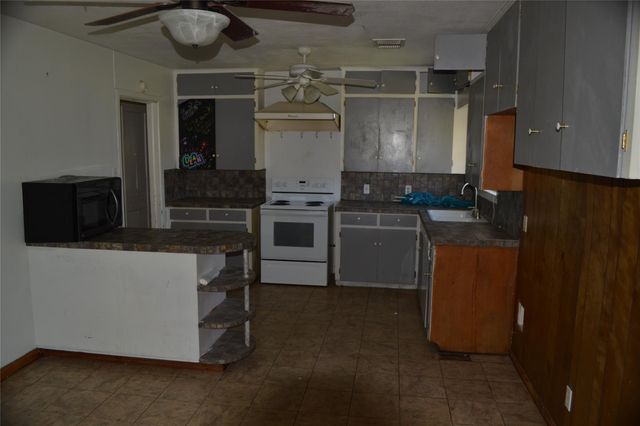 1502 Sherrard ST, Burnet, TX 78611