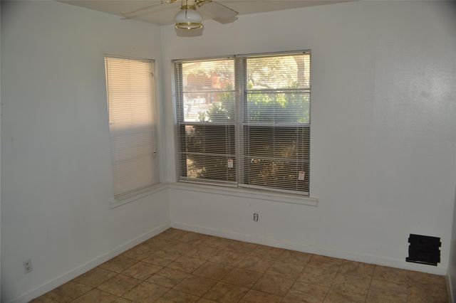 1502 Sherrard ST, Burnet, TX 78611