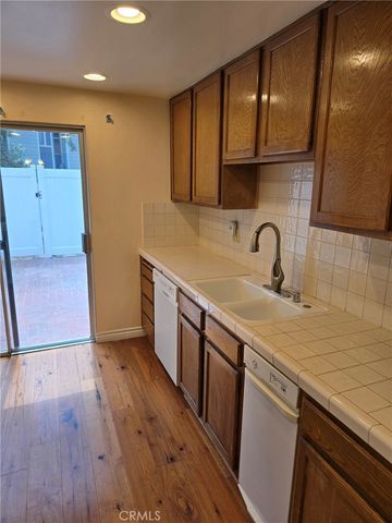18153 Andrea Circle N 4, Northridge, CA 91325