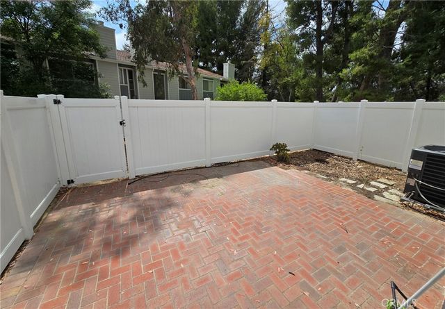 18153 Andrea Circle N 4, Northridge, CA 91325