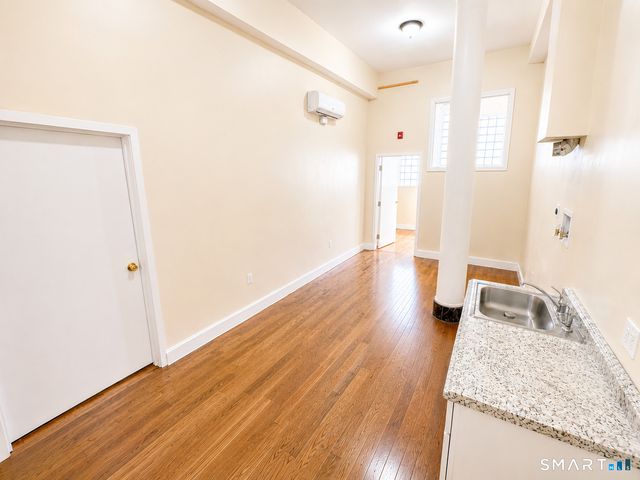 105 Bank Street 1D, Waterbury, CT 06702