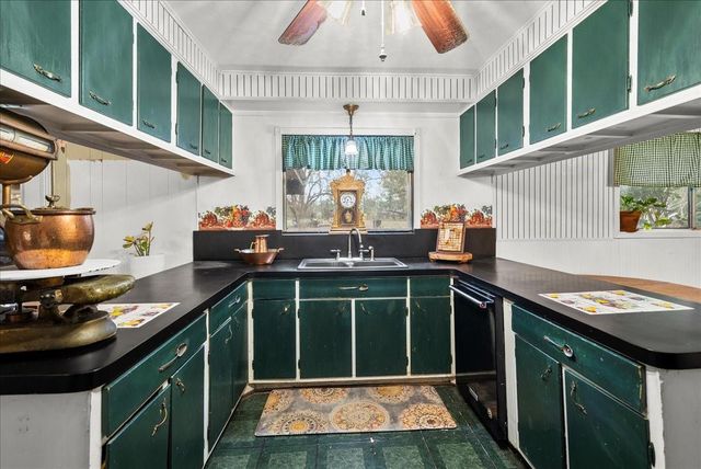 65 County Road 4011, Dayton, TX 77535