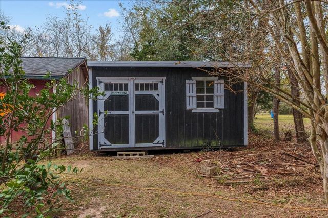 65 County Road 4011, Dayton, TX 77535