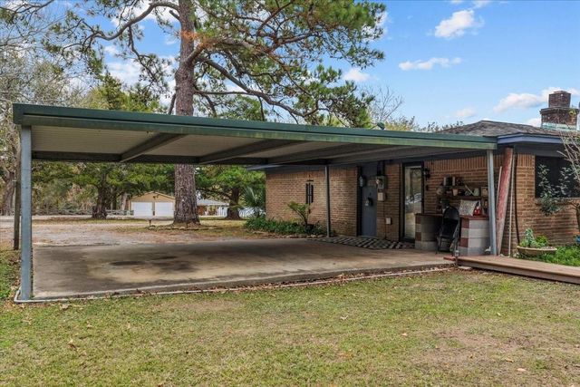 65 County Road 4011, Dayton, TX 77535