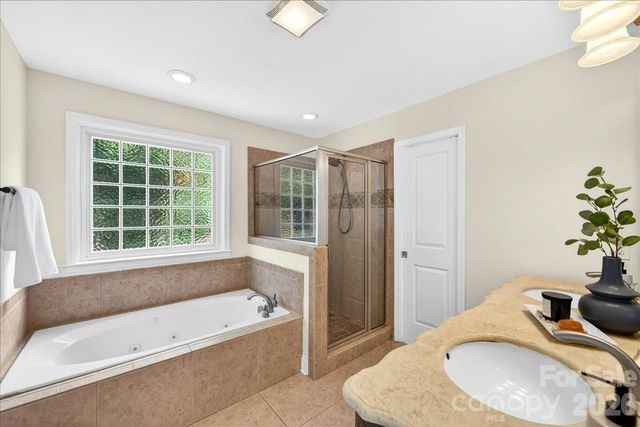 1333 Woodland Drive, Charlotte, NC 28205