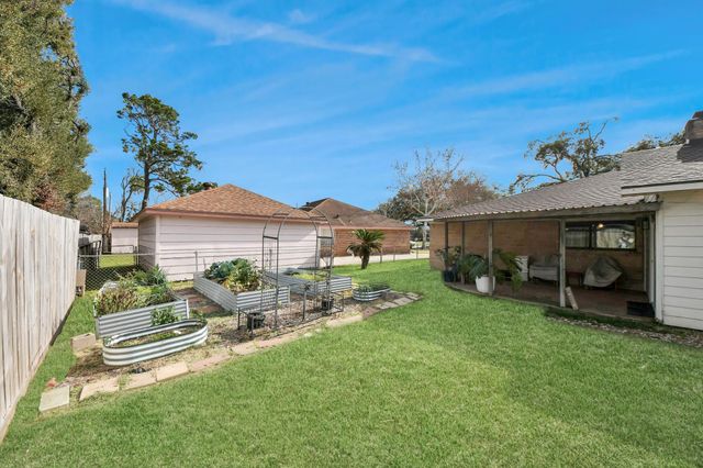 5838 Silver Forest Drive, Houston, TX 77092