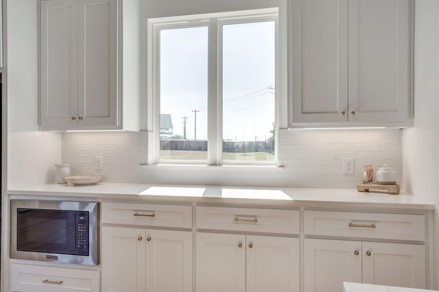 1000 Twin Creeks Drive, Weatherford, TX 76088