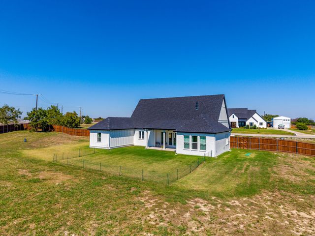 1000 Twin Creeks Drive, Weatherford, TX 76088