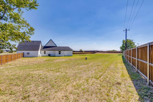 1000 Twin Creeks Drive, Weatherford, TX 76088