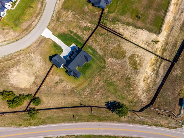 1000 Twin Creeks Drive, Weatherford, TX 76088