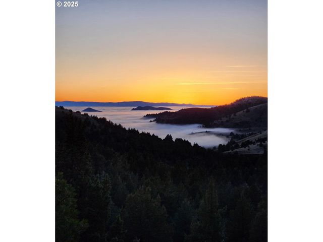 46457 HIGHWAY 218, Fossil, OR 97830