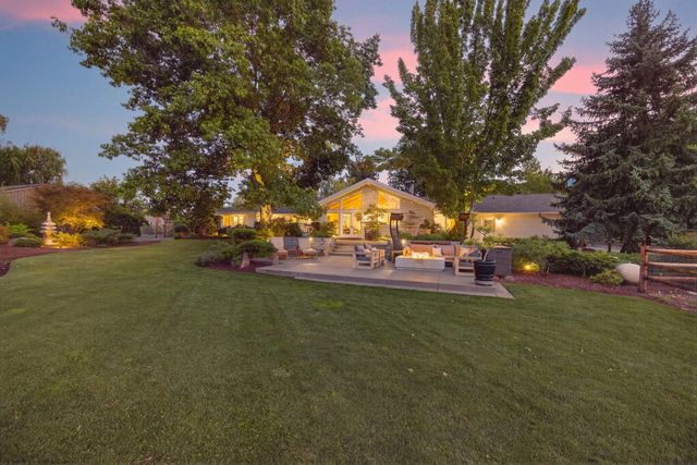 855 Reiten Drive, Ashland, OR 97520