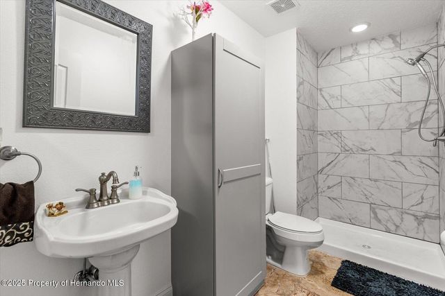 9271 Long Lake Avenue, Weeki Wachee, FL 34613