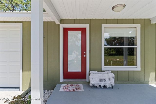 9271 Long Lake Avenue, Weeki Wachee, FL 34613